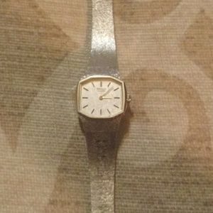 Vintage Seiko ladies wrist watch silver tone